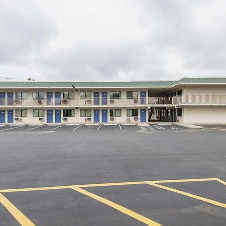 Motel 6 Kansas City, Mo - Airport Zewnętrze zdjęcie