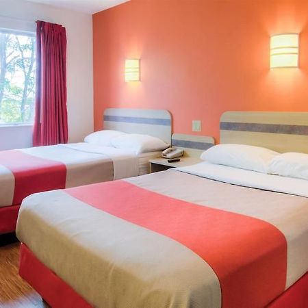 Motel 6 Kansas City, Mo - Airport Zewnętrze zdjęcie