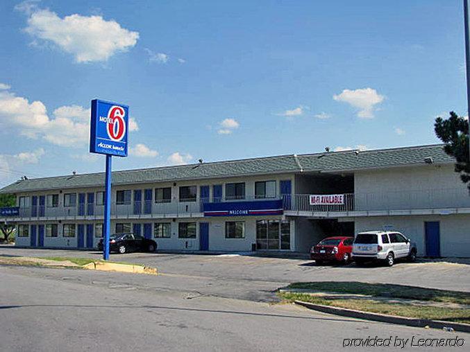 Motel 6 Kansas City, Mo - Airport Zewnętrze zdjęcie
