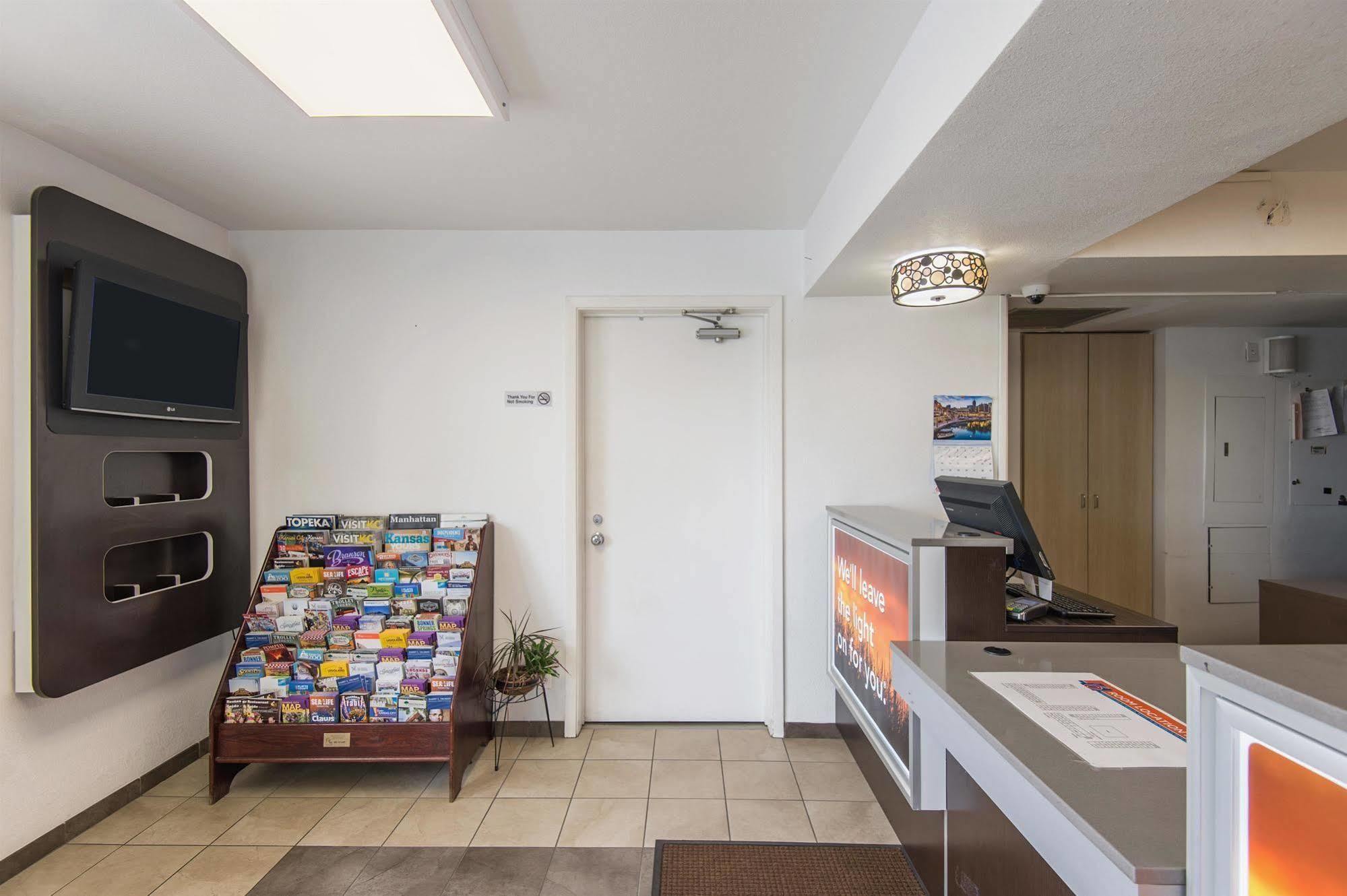Motel 6 Kansas City, Mo - Airport Zewnętrze zdjęcie